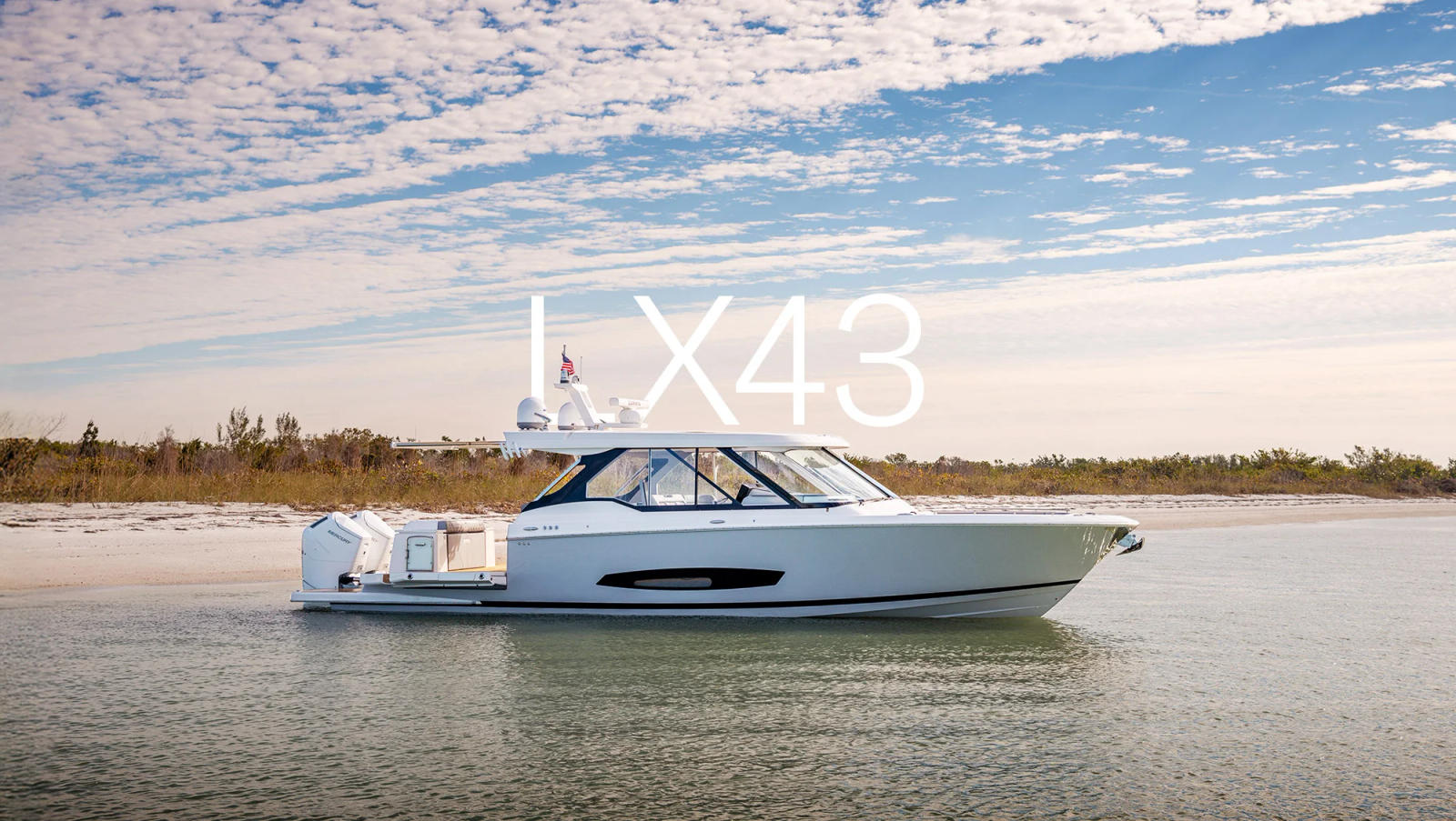 Model LX43 z serii Outboard Bowrider