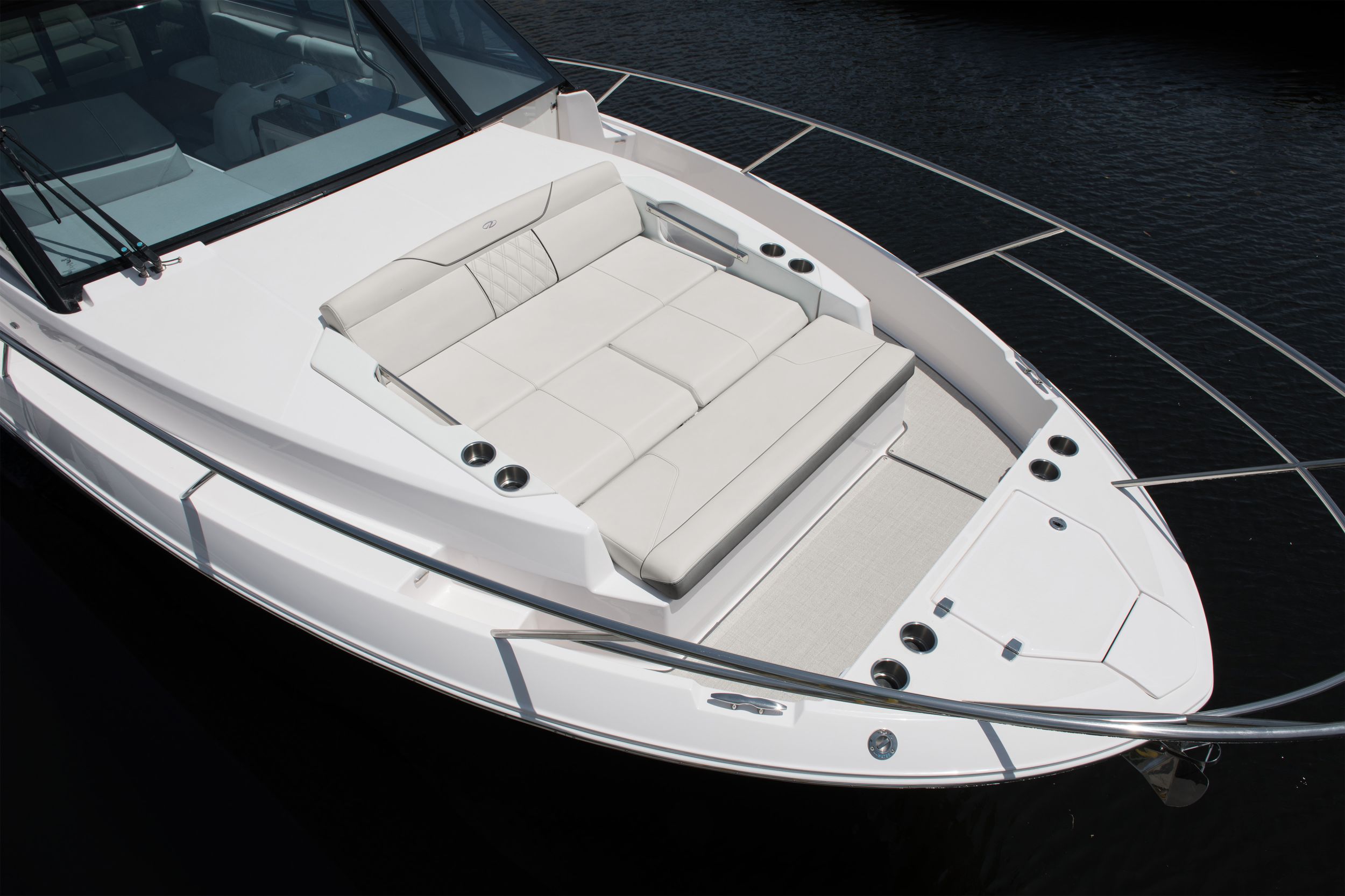 Regal 36 XO, Widok salonu.