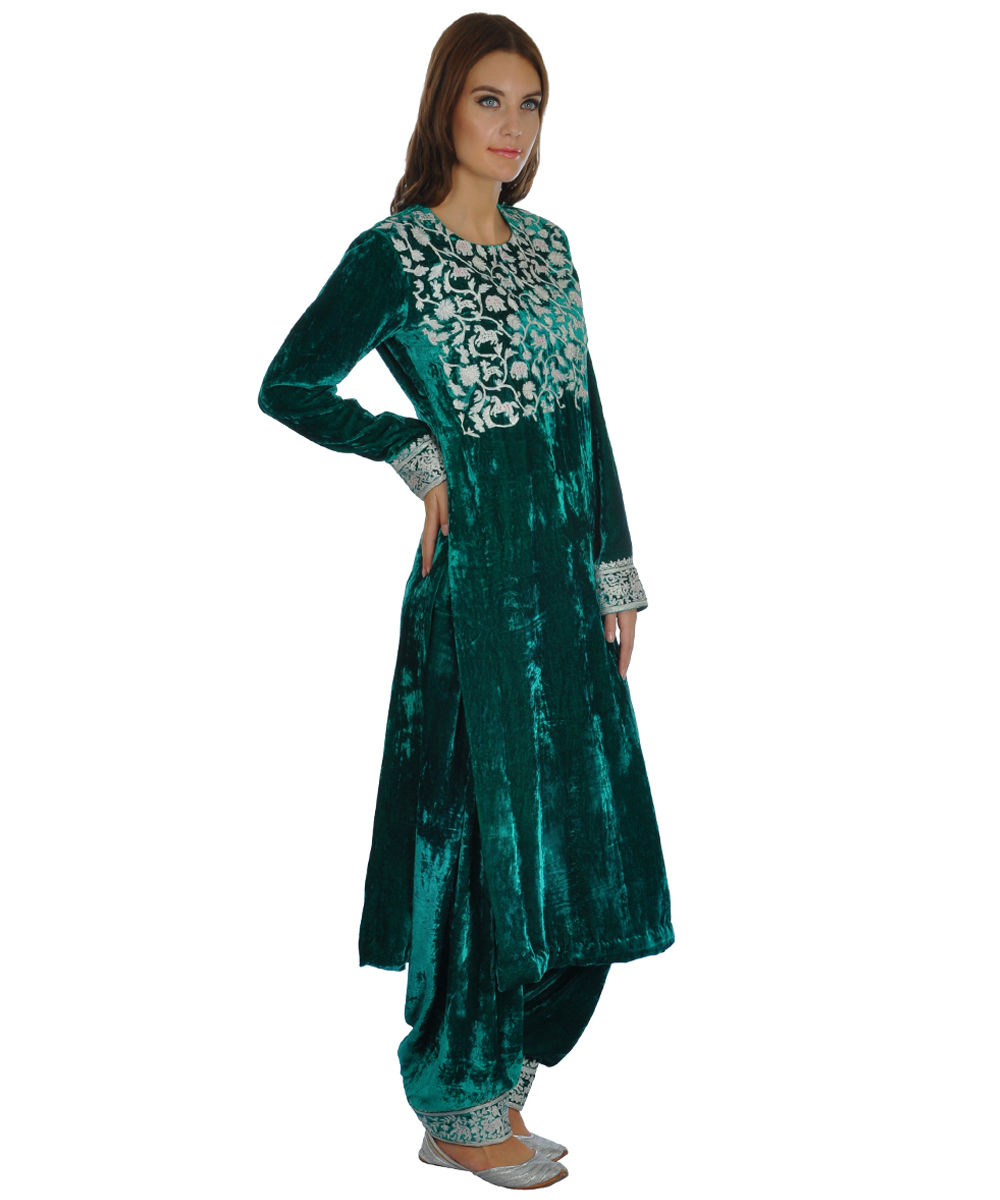 Shikargah Tilla Embroidered Emerald Green Silk Velvet Suit