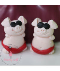 Miniature Figure Piggy With Gogels