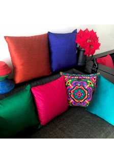 ERICA KALIEDOSCOPE 6 PIECE SILK CUSHION COVER SET