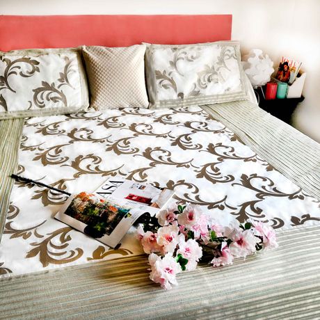 CORINA CHARLOTTE BEDCOVER SET