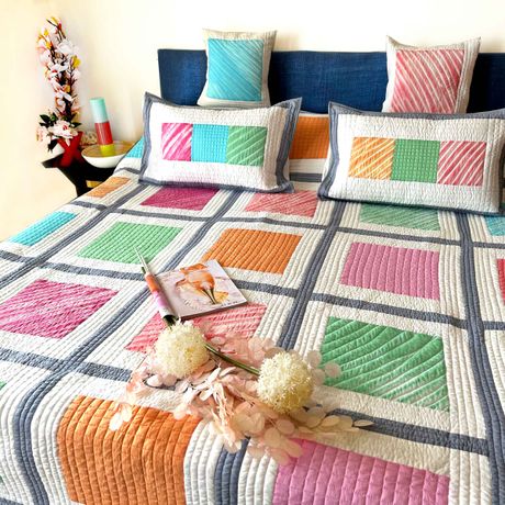 NOREEN HELLO NEW YORK PATCHWORK QUILTED BEDCOVER SET