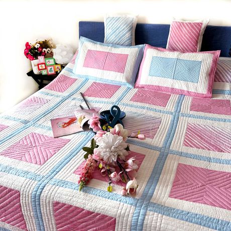 NATALIE HELLO NEW YORK PATCHWORK QUILTED BEDCOVER SET