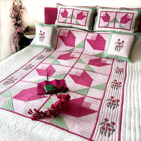 NANCY HELLO NEW YORK PATCHWORK QUILTED BEDCOVER SET