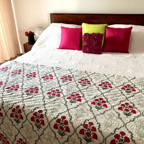 RANIA  - HANDCRAFTED QUILT