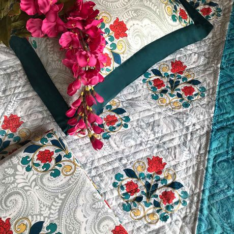 STACIANA  - 4 PIECE QUILT SET 