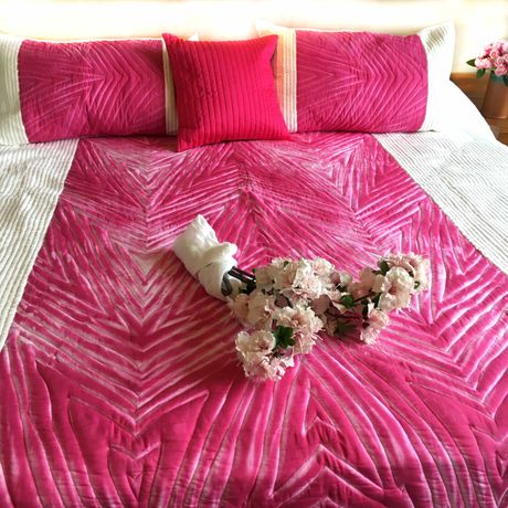 VIERA  LOVE ALWAYS SHIBORI SHABANG QUILTED BEDCOVER SET