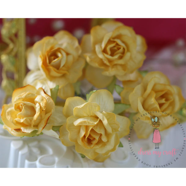 Curly Roses - Soft Mustard