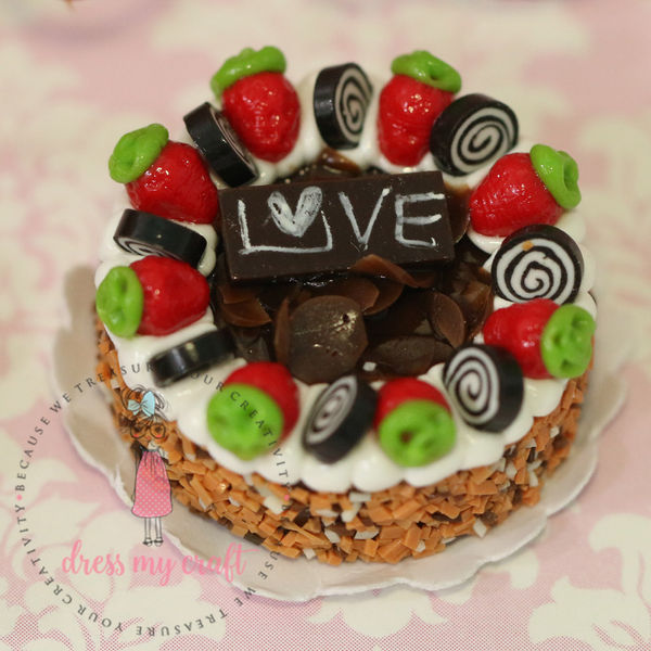 Miniature Round Strawberry Cake