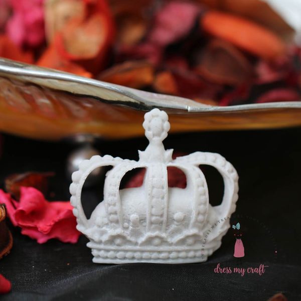 Resin Victorian Crown