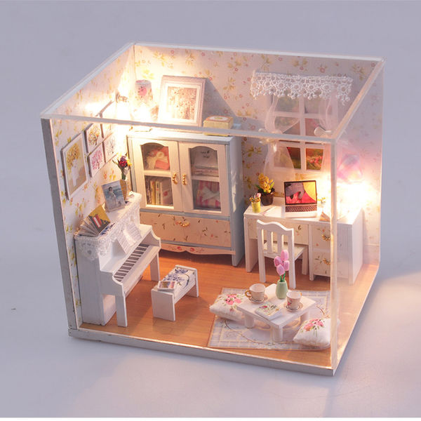 Hemiola's Room Miniature Set