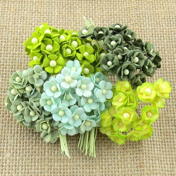 Green - 100 MINIATURE MIXED SWEETHEART BLOSSOM FLOWERS