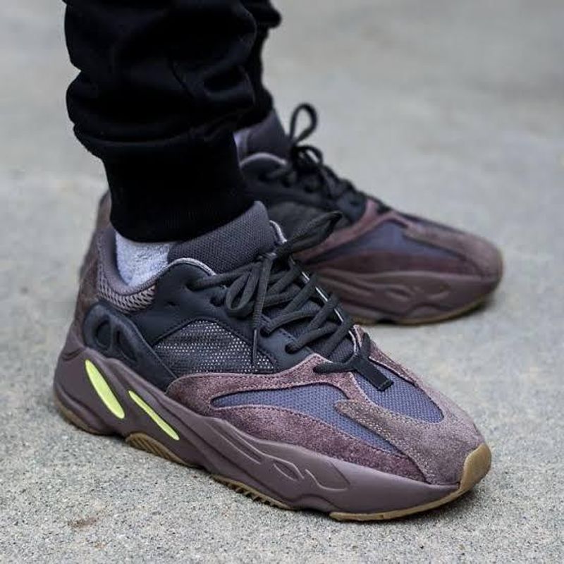 First Copy Replica Adidas Yeezy 700 