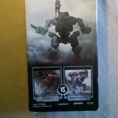 Hawken: Real-Time Card Game – Scout vs. Grenadier