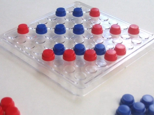 Cover image of King of Pearls board game