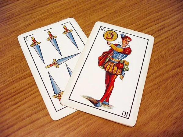 Cover image of Las siete y media board game