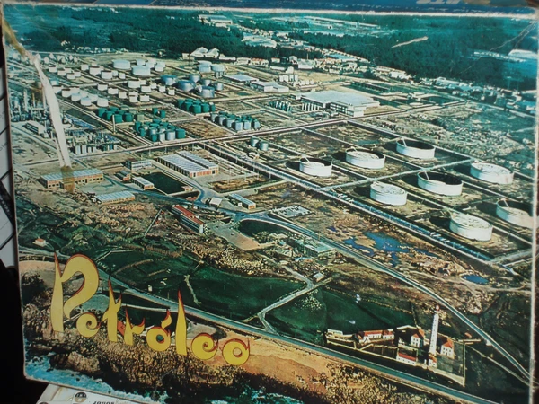 Cover image of Petróleo board game
