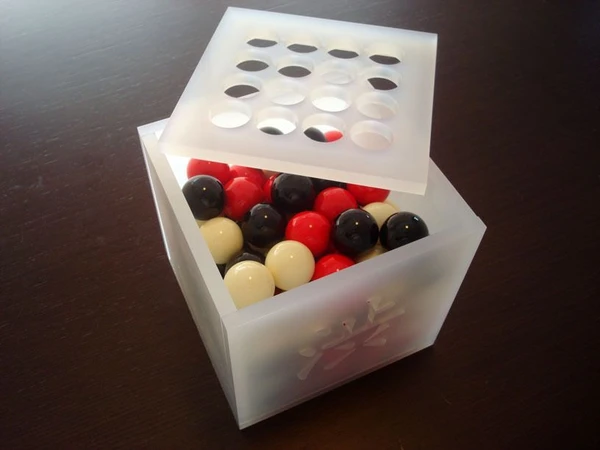 Cover image of Spalone board game