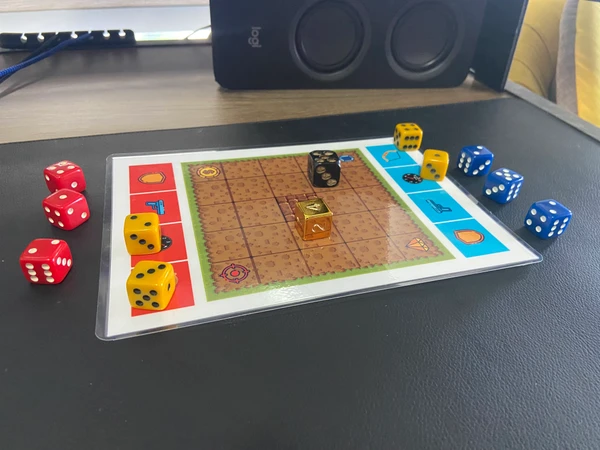 Cover image of The Looter & The Watchman board game