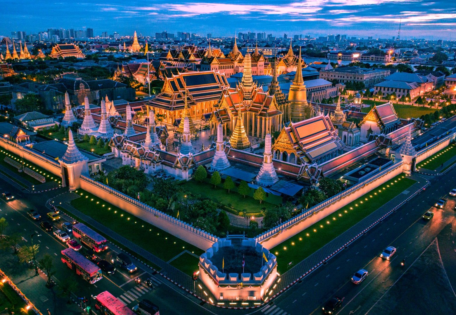 Add on 3 hrs halt with city tour -Grand Palace with Emerald Buddha Ticket Only