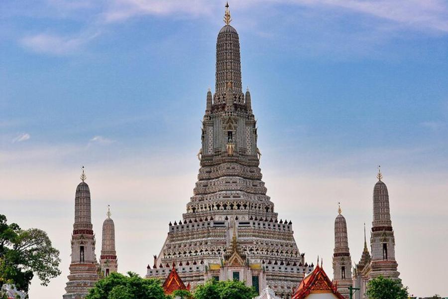 ( Add on) 40 Min halt Booked with city tour - Wat Arun Temple of Dawn- Temple Tickets only