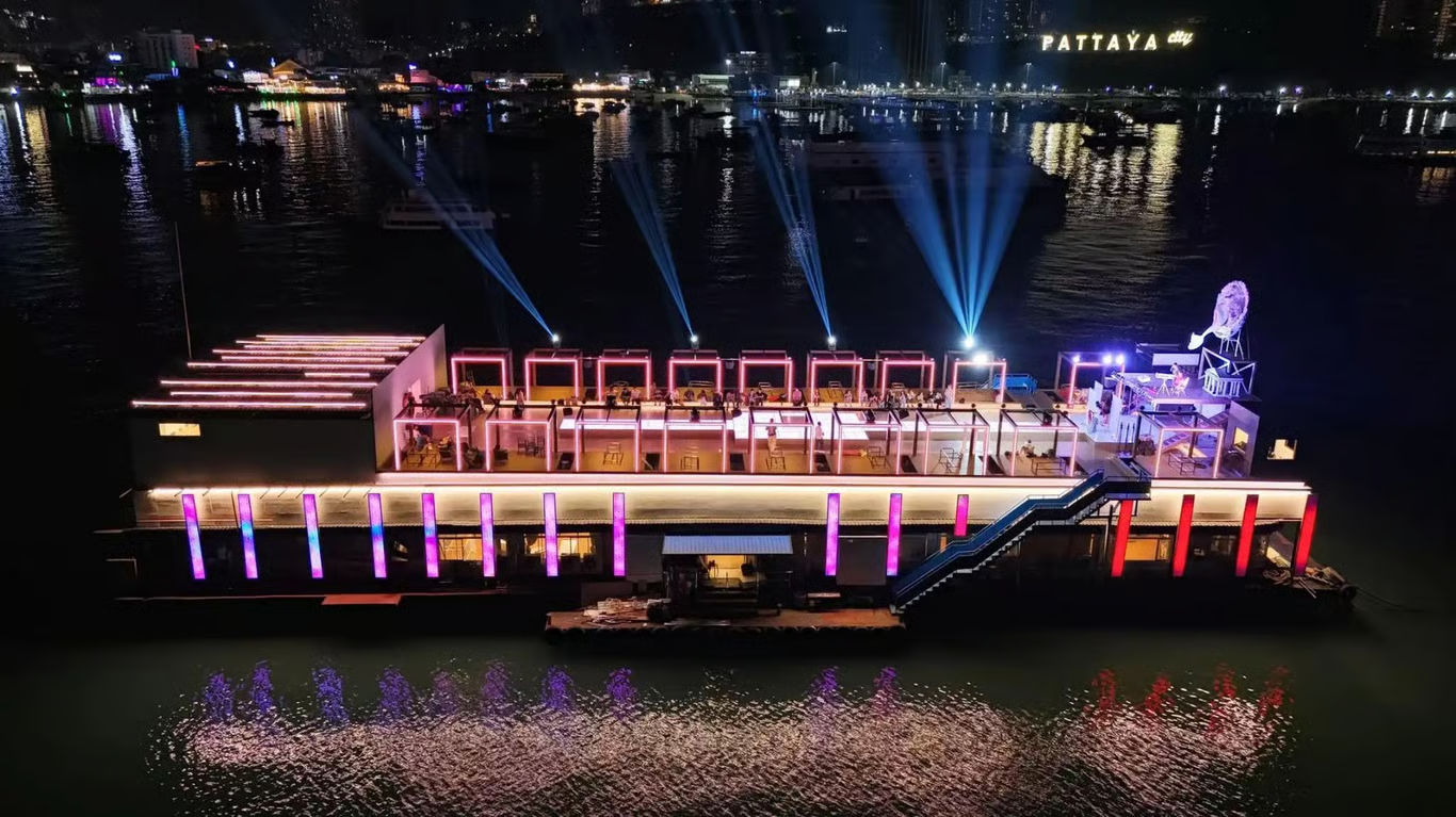 Atlantis Dinner Cruise & Show ( Sunset- Regular )