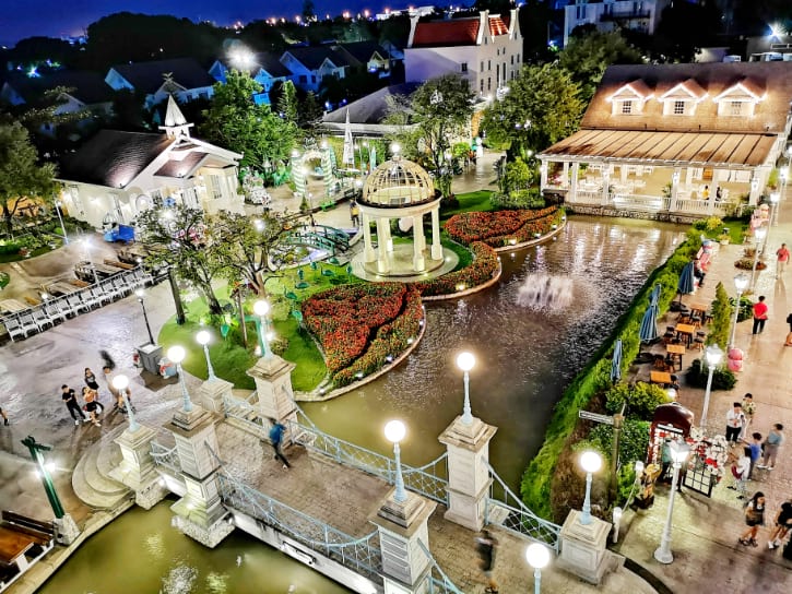 Chocolate Ville  Entrance ( Weekend )
