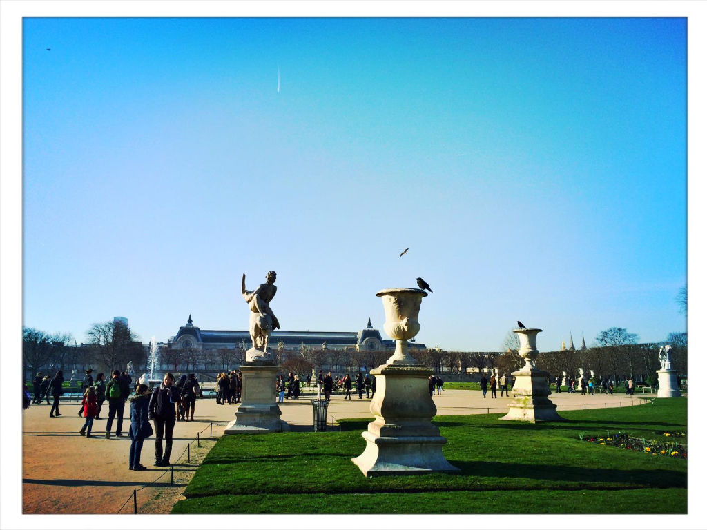 A Common Sunday Morning in the Tuileries