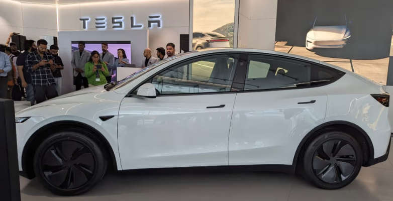 Tesla Model Y Launched in India at Rs 59.89 Lakh – Full Specs, Features and Prices Revealed 3 Tesla Model Y - Side Look