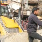 वाराणसी की दालमंडी में बुलडोजर एक्शन