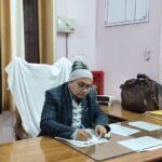 मथुरा की गौशाला में लापरवाही और भूख से मरी गायों के कंकाल।