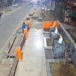 गाजियाबाद में डिप्टी सीएम बृजेश पाठक द्वारा उद्घाटित महापुरुषों की मूर्ति स्थल से दिनदहाड़े चोरी हुए गेट की घटना।