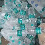 मैनपुरी में सरकारी नियमों को ताक पर रखकर नकली पानी बनाने वाले अवैध प्लांट का पर्दाफाश।