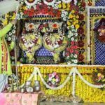 मथुरा के यशोदा धाम में मां यशोदा के जन्मोत्सव का भव्य दृश्य और बधाई गान समारोह।