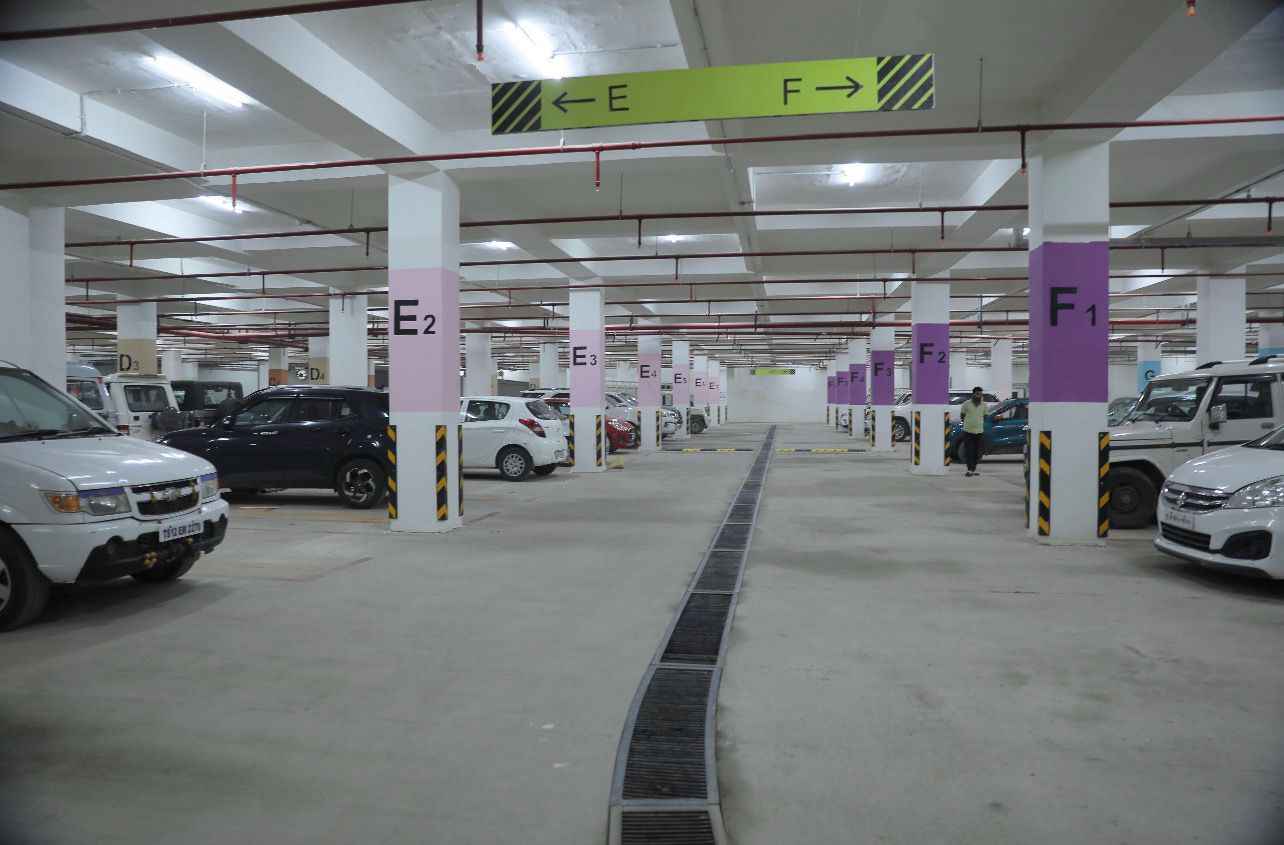 वाराणसी सिगरा में बनने जा रहे नए अंडरग्राउंड पार्किंग और आधुनिक कमर्शियल हब का प्रस्तावित मॉडल