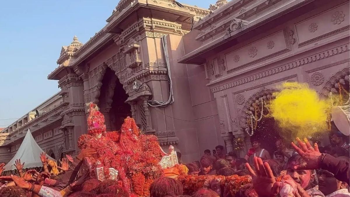 काशी में रंगभरी एकादशी की धूम