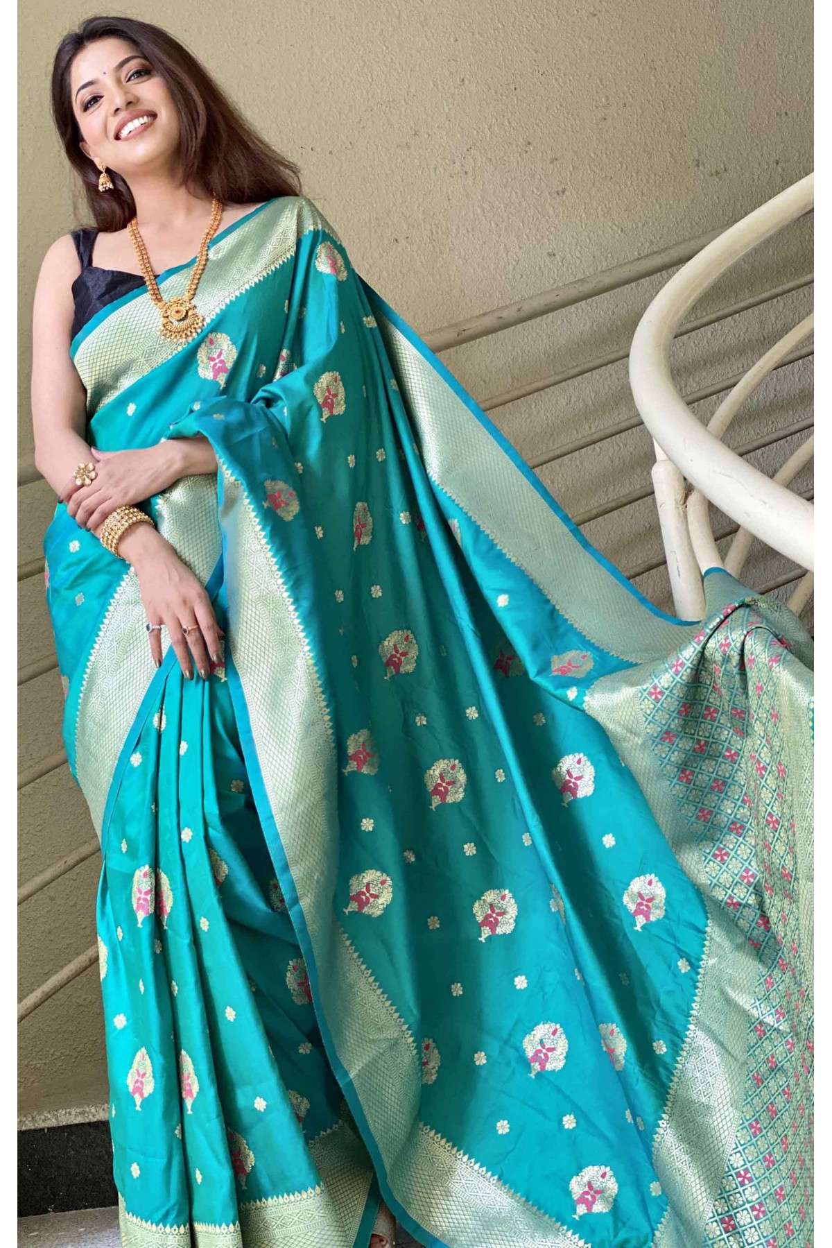 Silk Blend Woven Saree In Teal Colour - SR5640932