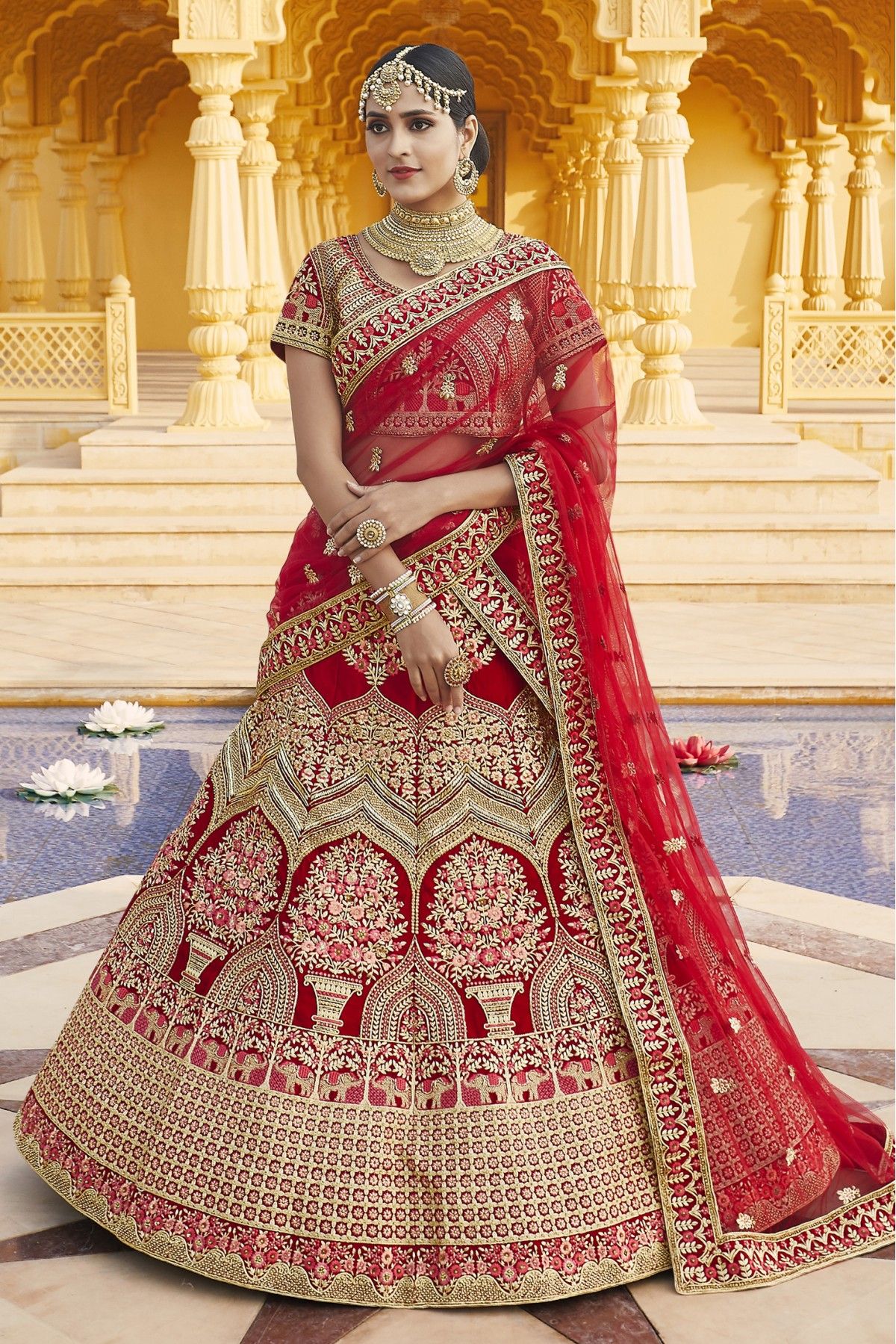 10 Stunning Red Bridal Lehengas To Have Perfect Look at Your Wedding! | Bridal  lehenga red, Indian bridal outfits, Indian bridal dress