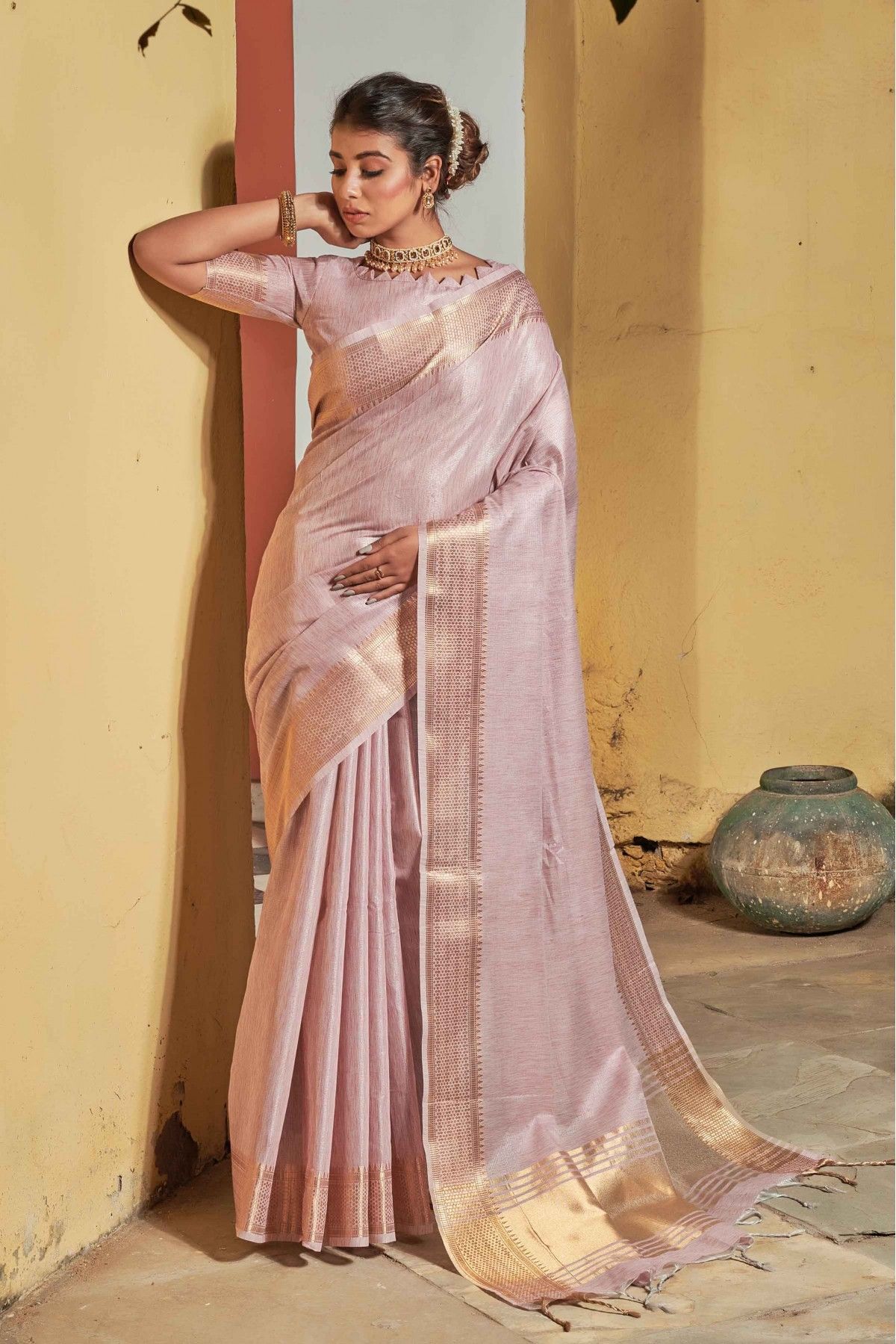 Banarasi Silk Works Dusty Pink Woven Saree With Unstitched Blouse