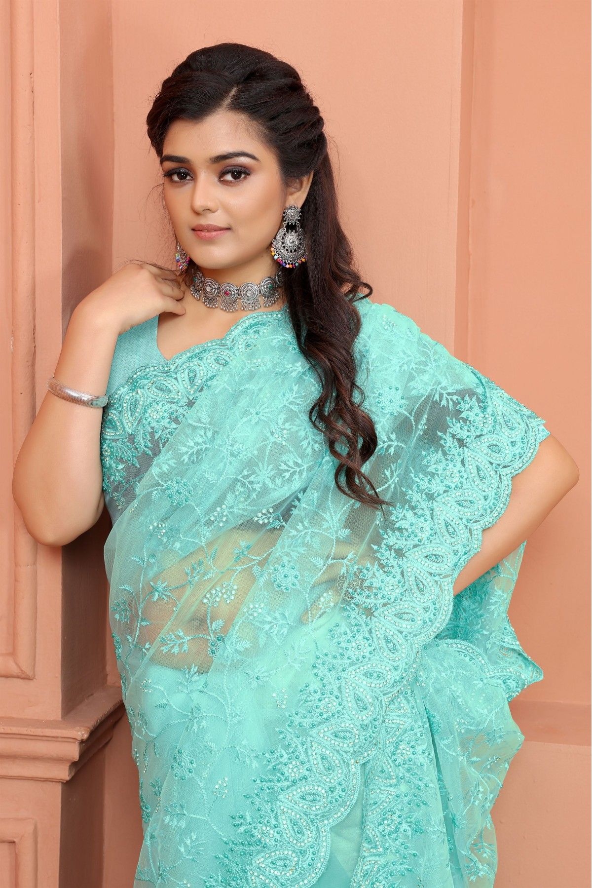 Green woven patola saree with blouse - Monjolika - 2624566