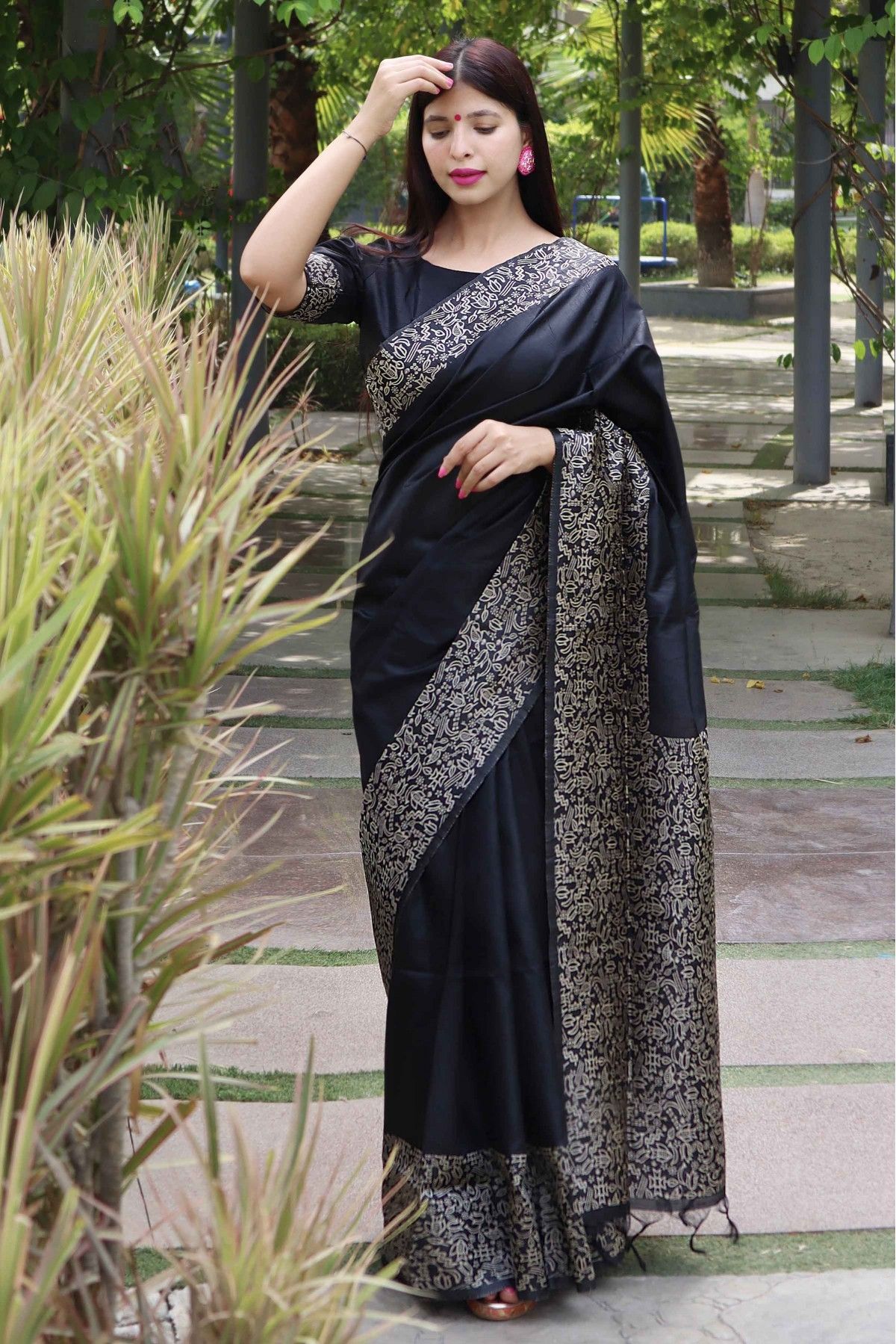 Gray Color Saree By Nivedita Fashions