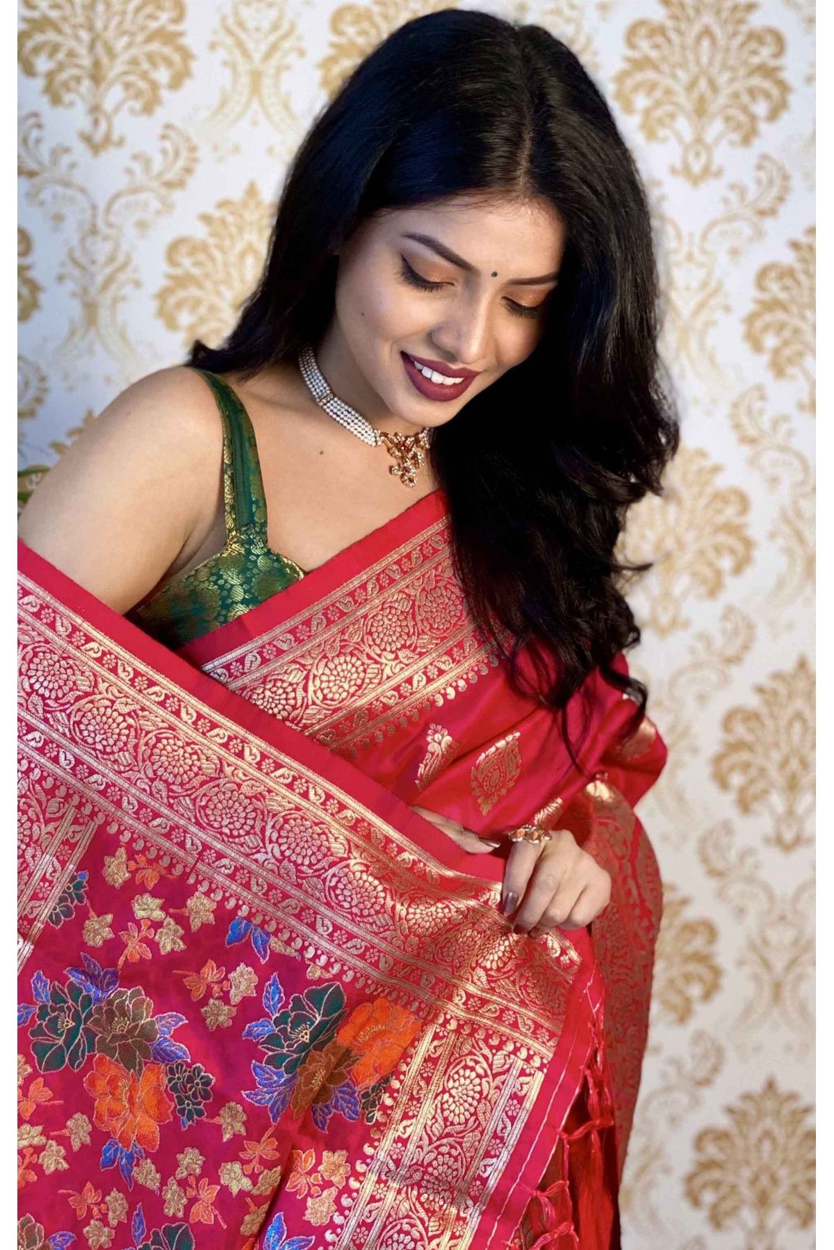 Silk Blend Woven Saree In Red Colour - SR5640960