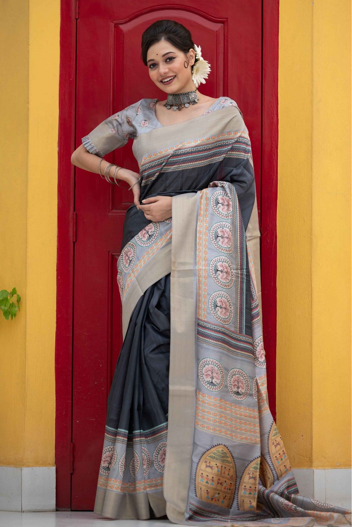 Buy Black Woven Banarasi Tussar Silk Saree Online | Samyakk