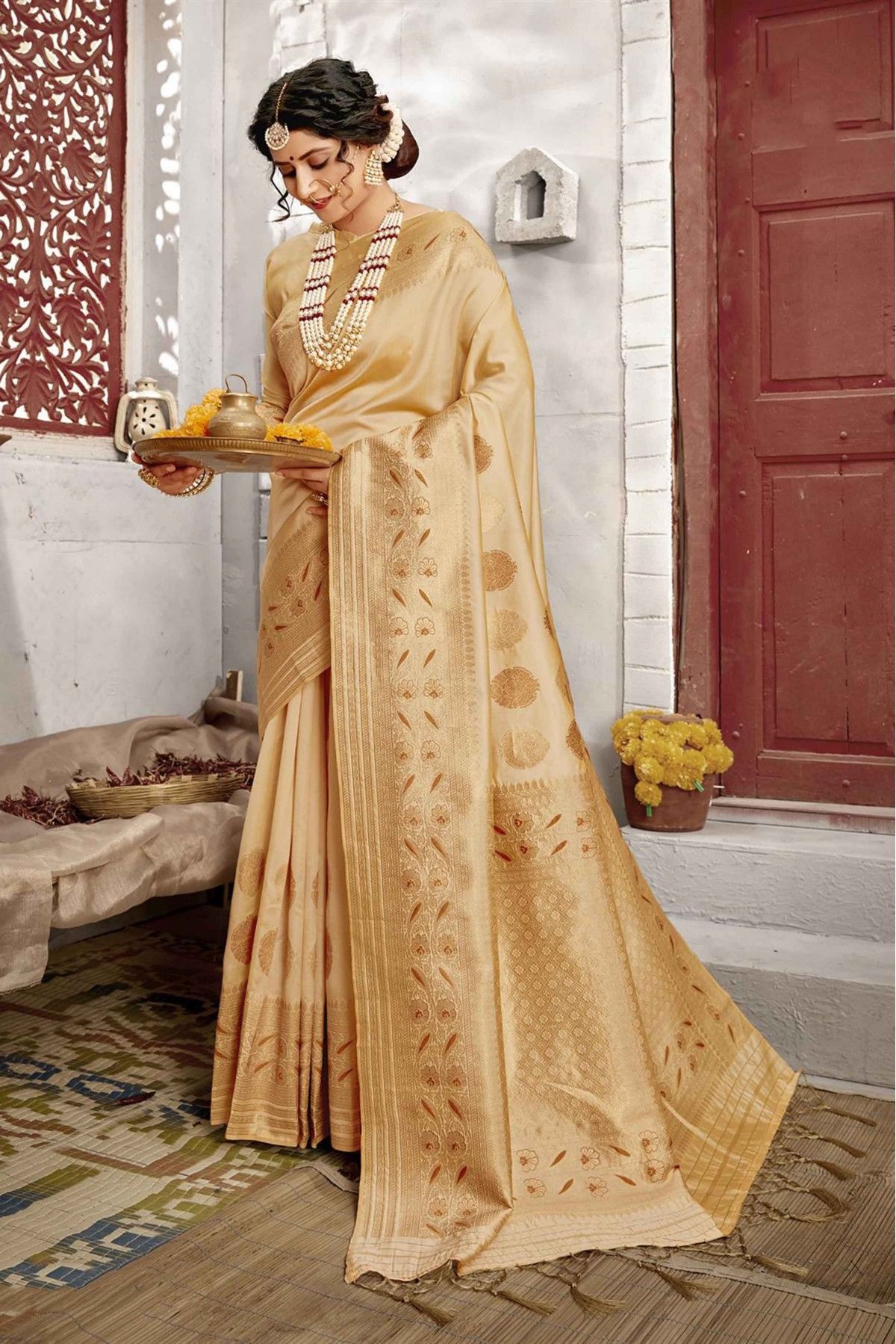 Attractive Cream Woven Banarasi Silk Saree With Blouse – Bahuji - Online  Fashion & Lifestyle Store