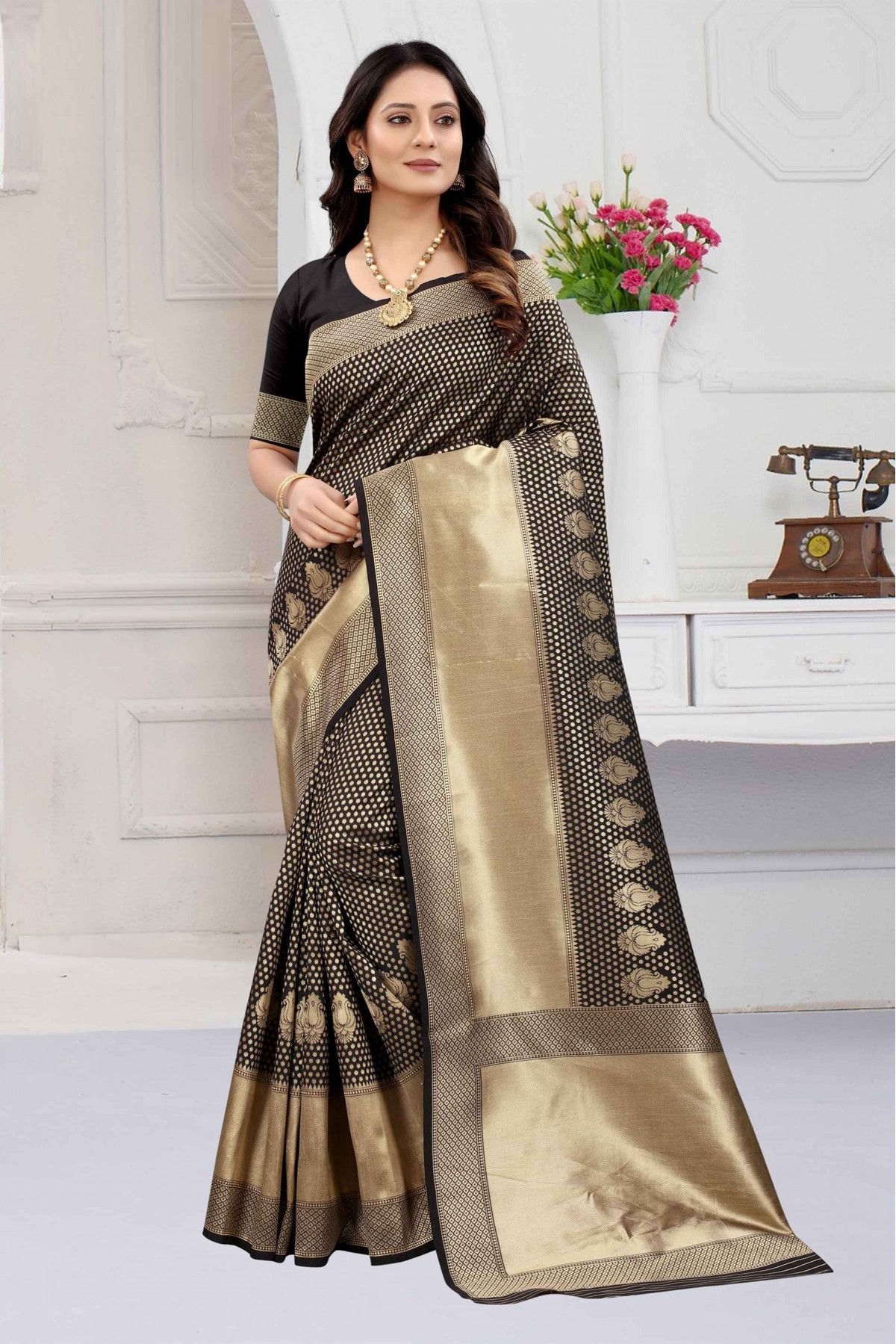 Black Colour Handwoven Kadwa Katan Silk Banarasi Saree – Chakori Ethnic