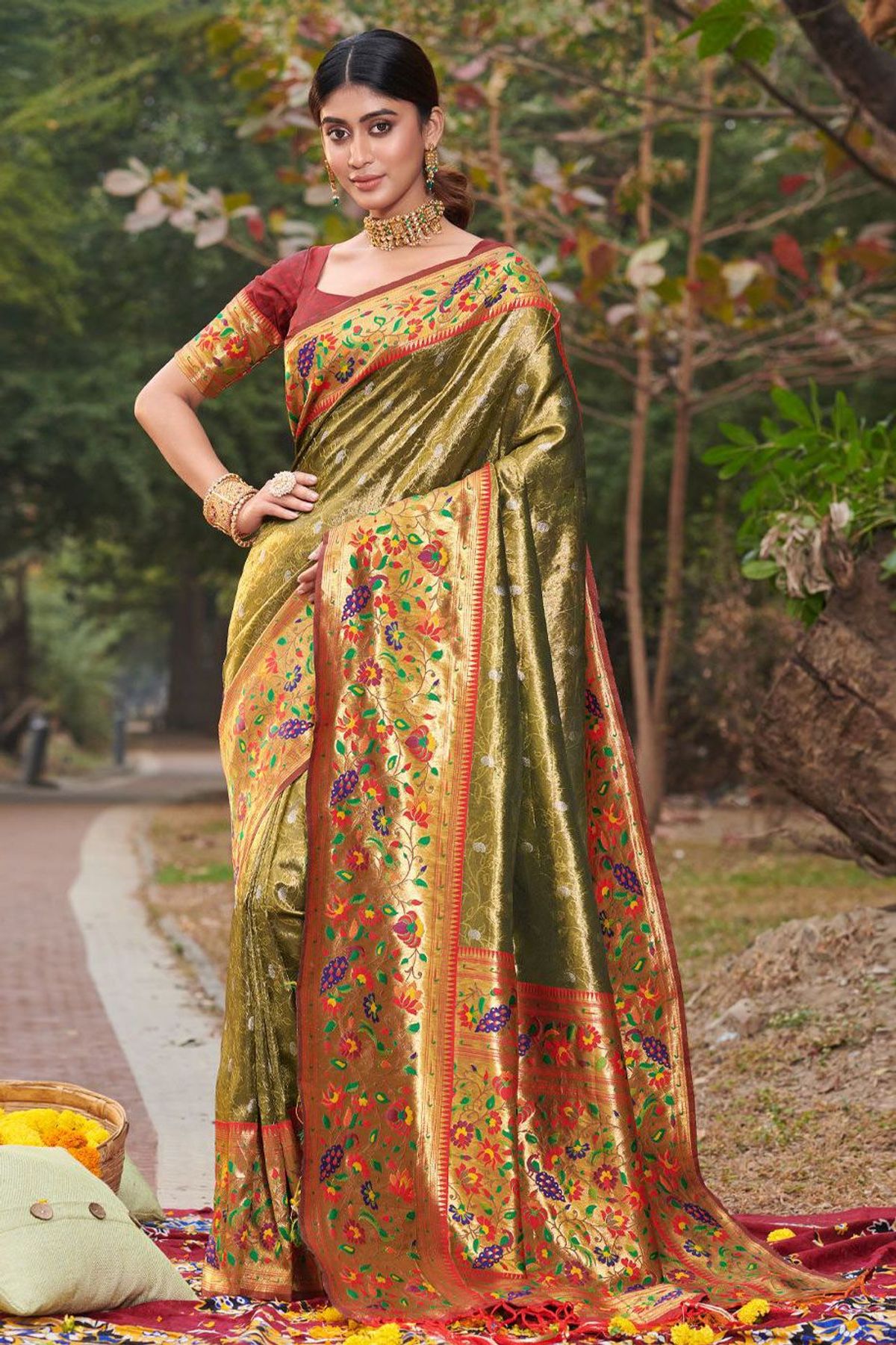 Silk Thread Work Sarees SR04470384