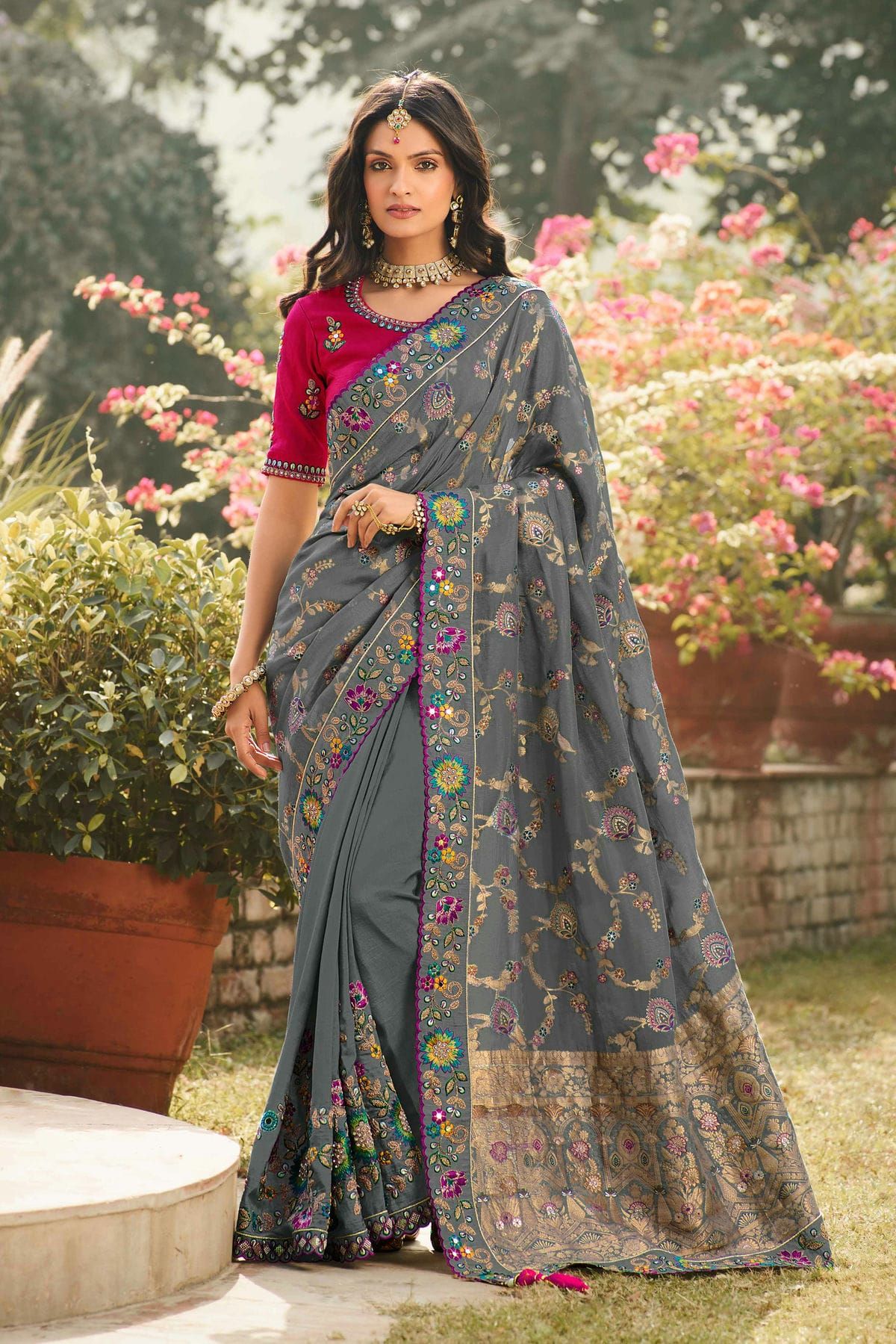 Fabric Moss Jaipuri Bandhej Saree Gota Patti Work With Blouse at Rs  1550/piece | गोटा वर्क साड़ी in Jaipur | ID: 24359781797