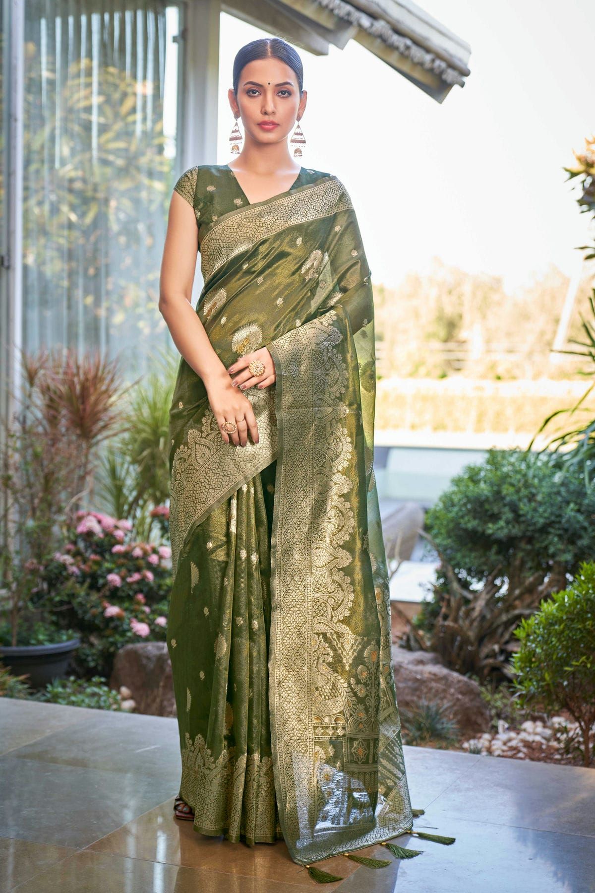 Glossy Classic Saree For Party -