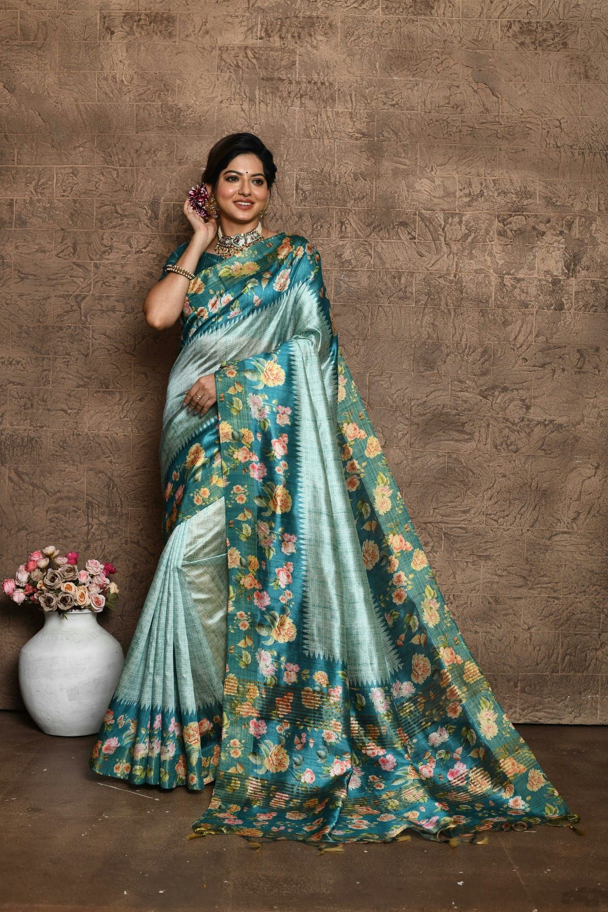 Contemporary Saree Floral Print Art Silk in Grey